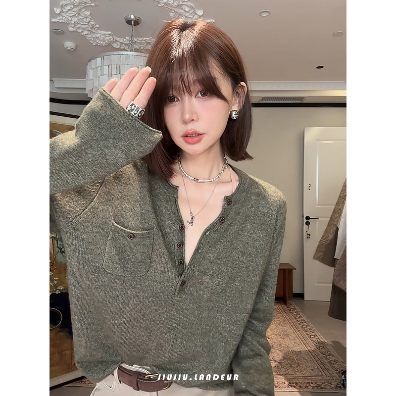 Lan Deur【Camellia Muse】Sheep Wool Lyocell Korean Style Relaxed Fit Scissor Collar Casual Knitwear for Women Lan Deur【Camellia Muse】Sheep Wool Lyocell Korean Style Relaxed Fit Scissor Collar Casual Knitwear for Women