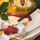Spring Crown Brics Foie Gras 150G Сашими 即 食 食 食 -Уровень толстый фуа -гра, красное вино, черника, черника, японские морепродукты, блюдо из морепродуктов