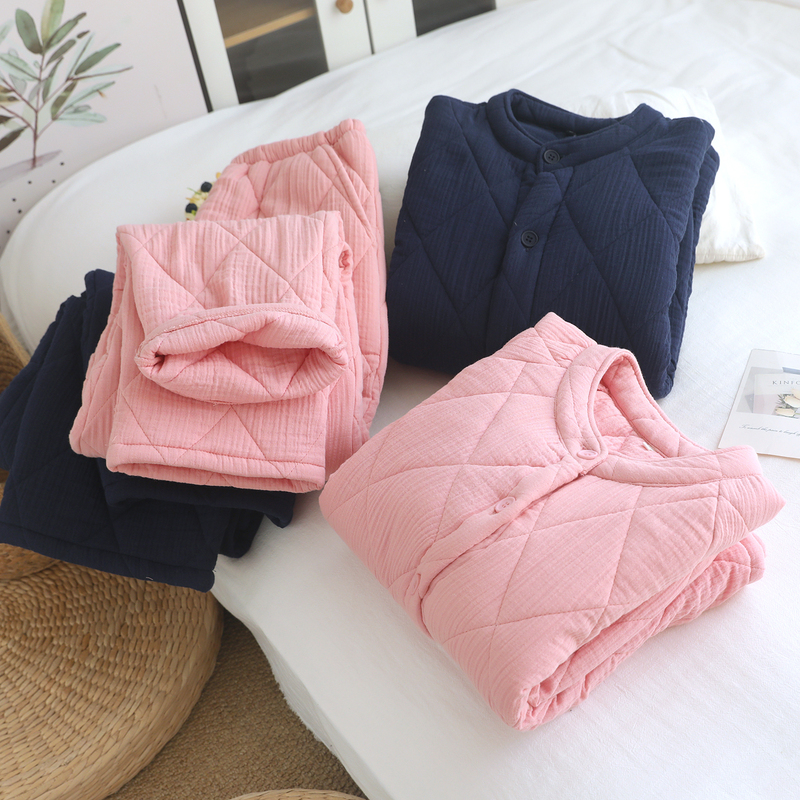 New Quilted Pure Cotton Gauze Padded Pajamas for Men and Women, Autumn and Winter Thickened Warm Air Layer Cotton Jacket, Home Wear, Suitable for Outerwear New Quilted Pure Cotton Gauze Padded Pajamas for Men and Women, Autumn and Winter Thickened Warm Air Layer Cotton Jacket, Home Wear, Suitable for Outerwear