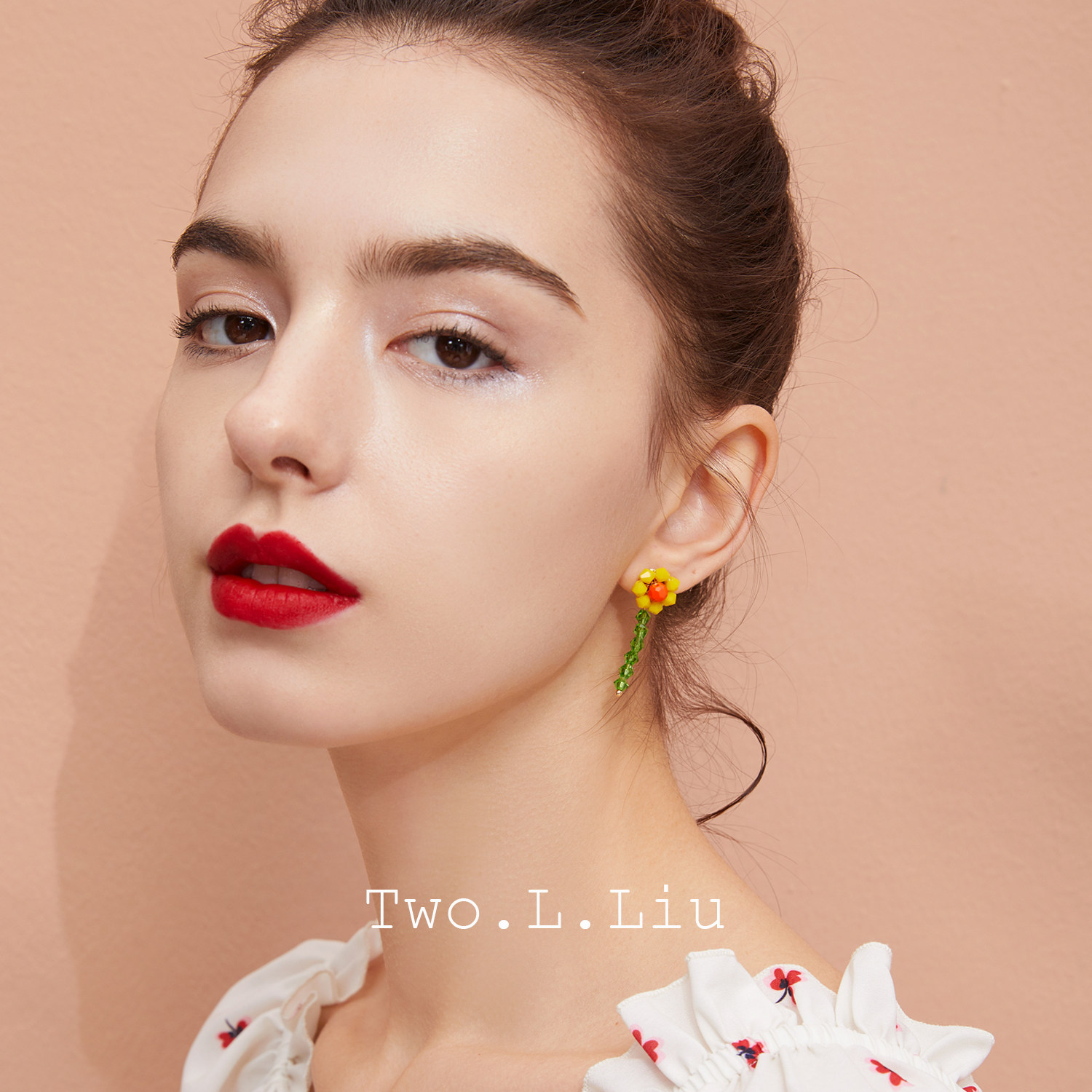 Two L Liu Sunflower Little Daisy Earrings Women's Elegant New Fashion Simple Ear Clips Cute Net Red Ear Needles