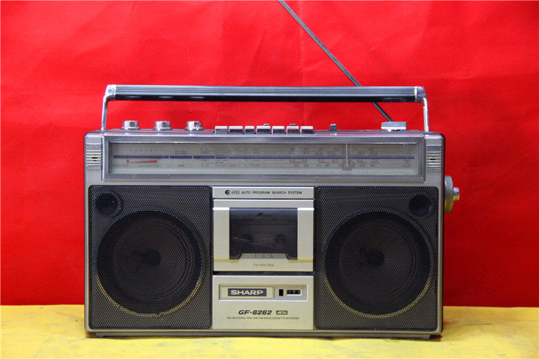 Used Japan imported Sharp GF-6262 recorder Radio cassette machine Sound treasure recorder