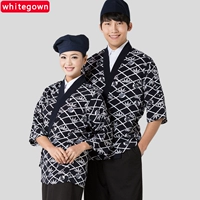 Темно -синий клетчатый мужчина