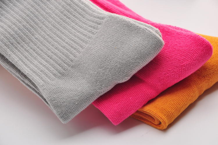 Mùa thu và mùa đông dày ống màu rắn vớ đôi mô hình bông nam và nữ hoang dã vớ cotton ấm vớ đen trắng vớ cổ cao