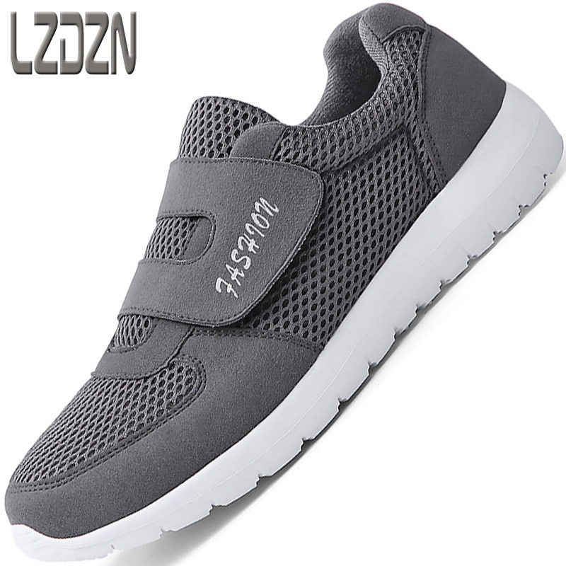 Giày lưới thể thao thông thường thoáng khí mùa hè dành cho người trung niên và người già đi bộ không có dây giày Giày bố nam cho người già Khóa dán giày lười lao động giày lười công trường