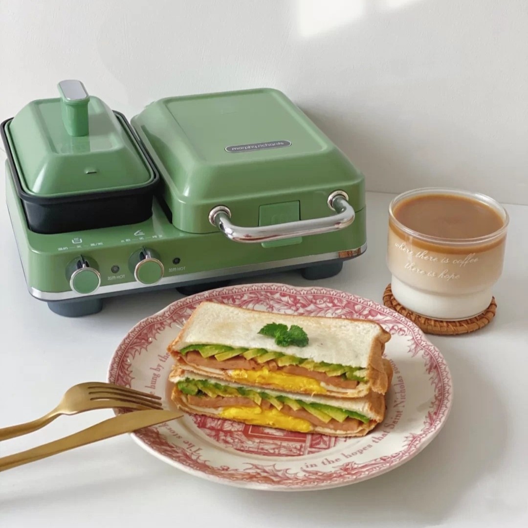 UK Moffie Multi-Function Breakfast Machine Sandwich Light Foods Machine Toast Barker