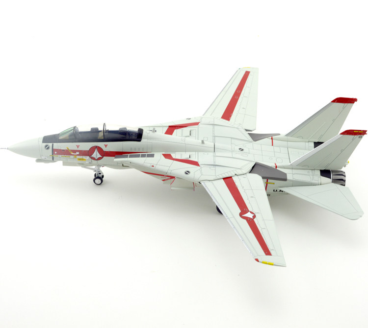 Calibre Wings 1:72 F-14J Robotech Rick Hunter PVC Fighter Plane