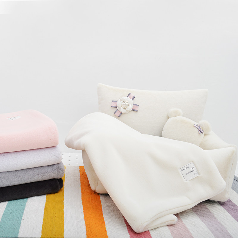 Pet hand-made ultra-soft mink dog dog blanket covered mattress mattress warm and thick in winter