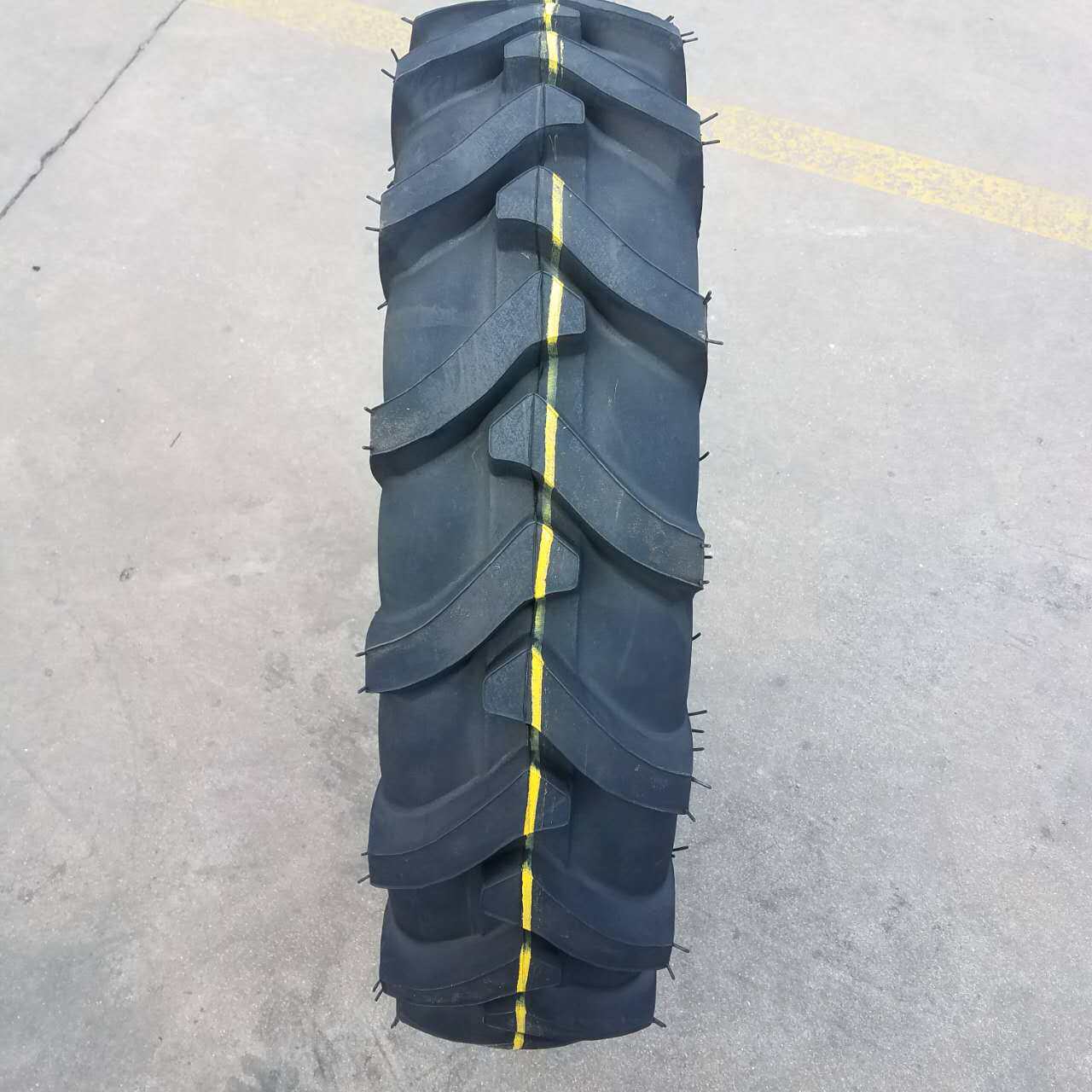 Micro cultivator sprayer tractor herringbone tire 450 4.50-19 550 5.50-17