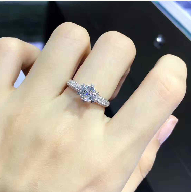 Fu Daqun snowflake diamond female ring white 18K gold six-claw wedding diamond ring Wedding ring custom