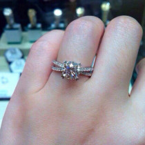 Fu Dafeng 18K gold 80 points six-claw diamond ring female carat naked diamond custom proposal wedding diamond ring