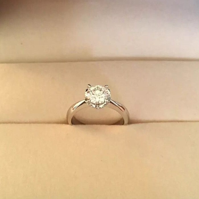 Fu Daisheng Drilling Ring Female One Carat Diamond Ring Custom Four Paws Courting Wedding Engagement Wedding 18k Gold Ring