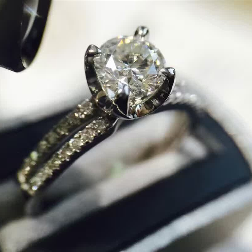 Fu Shengsheng 18K diamond ring female 1 carat loose diamond custom white gold engagement proposal wedding 90-point diamond ring