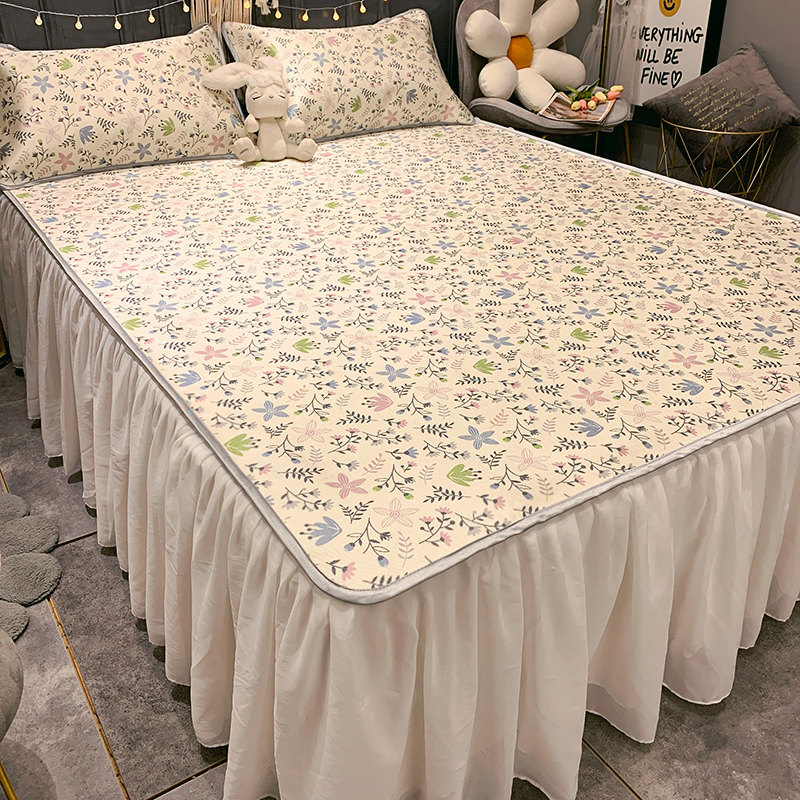2022 new high-end ice silk mat with bed skirt three-piece summer princess style washable air-conditioning soft mat