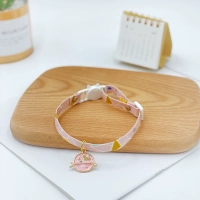 Геометрическая розовая кошка