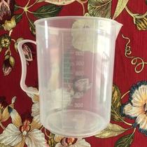 1000ml measuring cup Plastic measuring cup with handle for punching and dispensing liquid is suitable for larger cans