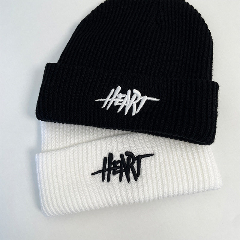 韓国風秋冬ウール帽子（男性用）、レトロ刺繍文字ヒップホップ暖かいニット帽（女性用）、トレンディなビーニー