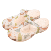 Give the old man cave shoes for women summer 2024 new non-slip beach shoes for parents give parents jelly toe sandals and slippers for women to wear outside