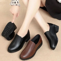 Moms shoes genuine leather single shoes summer new soft-soled comfortable flat-soled middle-aged and elderly womens shoes non-slip casual plus velvet cotton shoes
