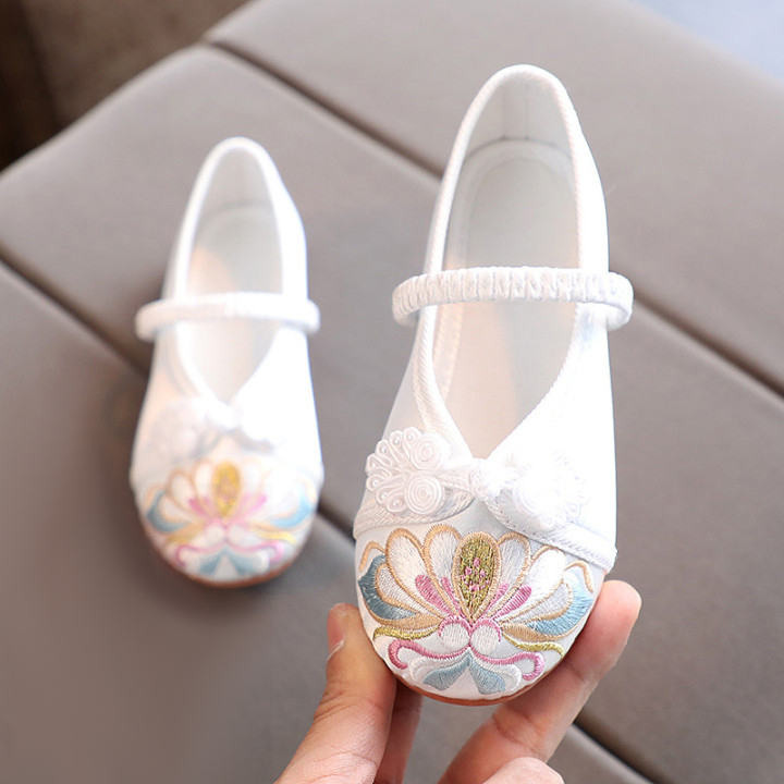 Old Beijing children's cloth shoes ancient style princess shoes ancient costume girls embroidered shoes baby handmade Hanfu shoes soft sole