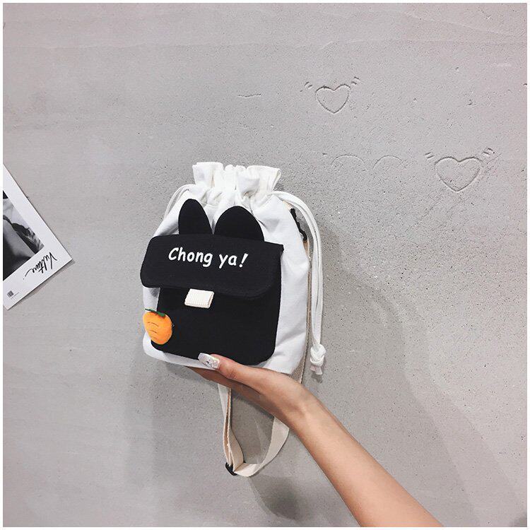 Детская сумка на ремне 春夏新款学生帆布小包包甜美淑女撞色单肩包可爱潮挂件抽绳斜挎包 Jifanpaul