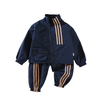 Childrens Spring and Autumn Jacket Set 2024 Autumn New Style 1-4 Years Old Childrens Sports Two-piece Set 3 Fashion Stripes