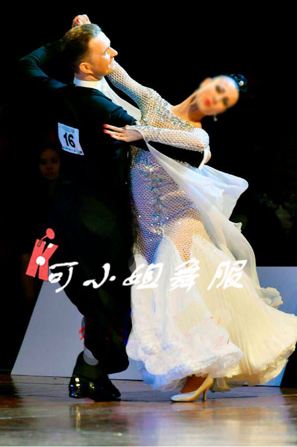 Lady's dance suit the new Moden race dress rehearsal dress rehearsal for the national standard Costume Waltz