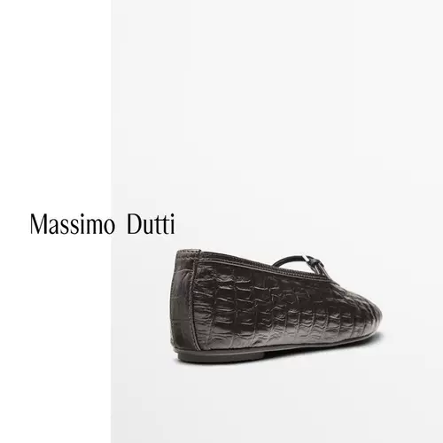 Massimo Dutti Женская обувь, весна 2026, новые балетки из мягкой кожи с крокодиловым узором 11549650700