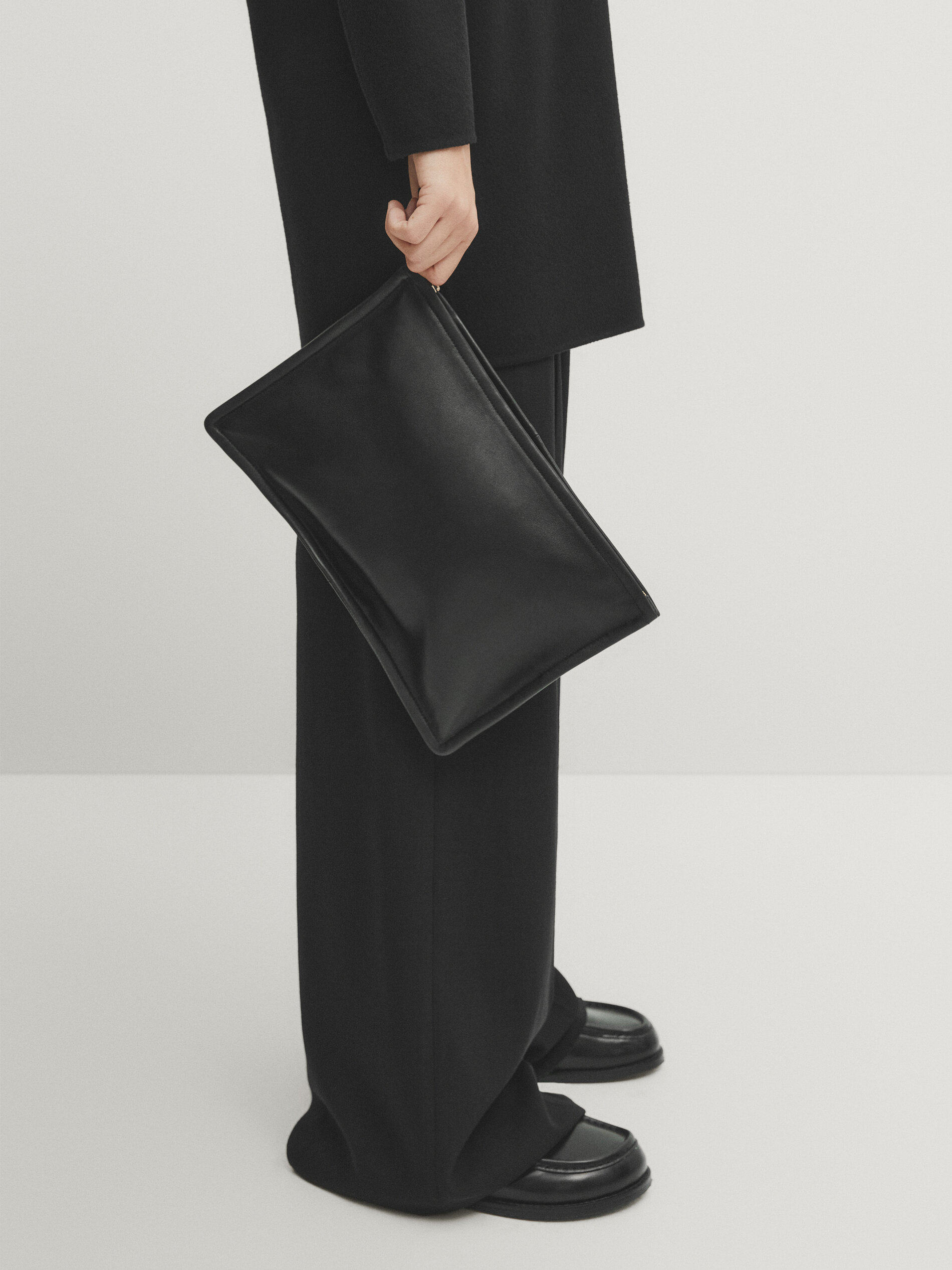 Клатч 春夏新品 massimodutti2024女士配件通勤简约结饰设计纳帕软面真皮手拿包 04653621800