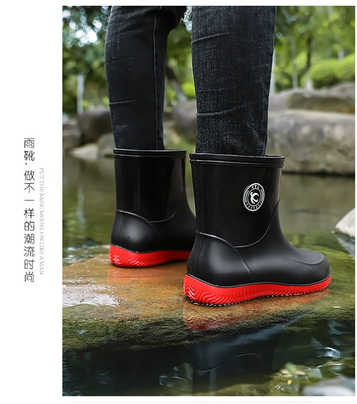 Giày đi mưa nam chống trượt cao su chống thấm nước mùa đông ấm áp cộng với giày cotton nhung giày bảo hộ lao động giày đi mưa giày nước giày câu cá nam ủng liền quần lội nước