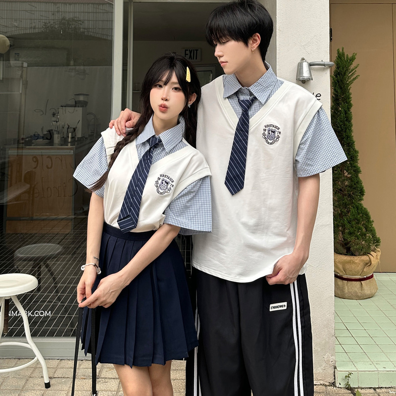 Couple Outfits in College Style, Fake Two-Piece Short-Sleeve Tie Shirt, Super Popular on Instagram, Summer Dress and Shirt Set for Graduation Photos Couple Outfits in College Style, Fake Two-Piece Short-Sleeve Tie Shirt, Super Popular on Instagram, Summer Dress and Shirt Set for Graduation Photos