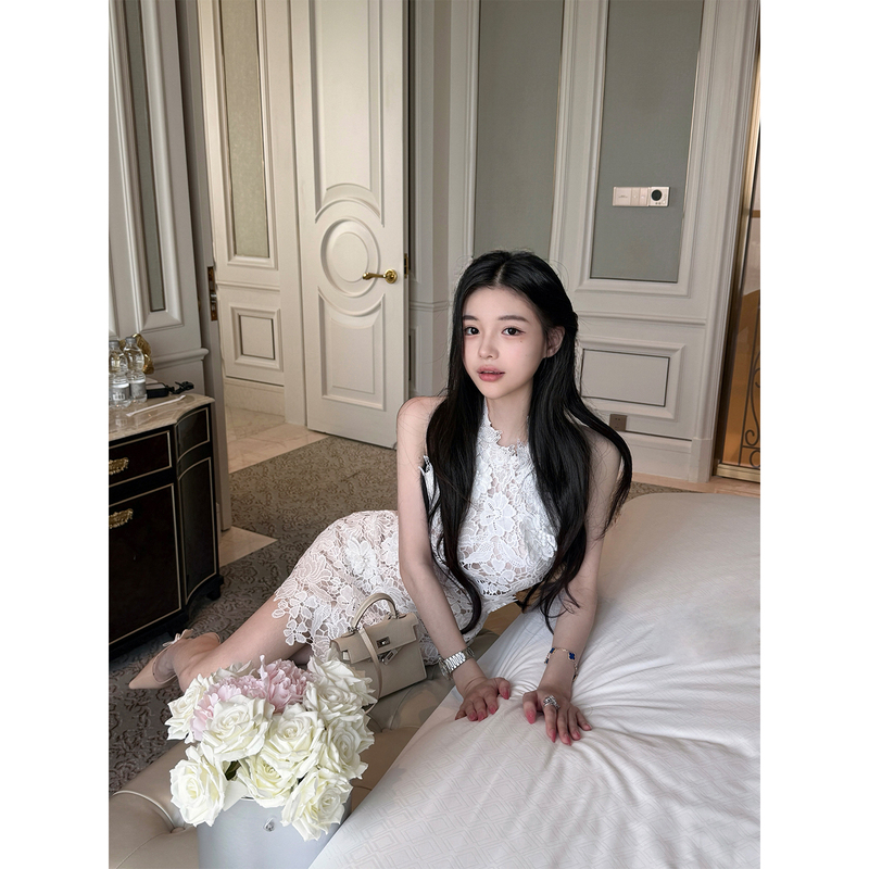 Qiauuu Qianshan Muxue Three-Dimensional Floral Water-Soluble Lace Embroidery Elegant Hollow Halter Neck Short Dress for Women