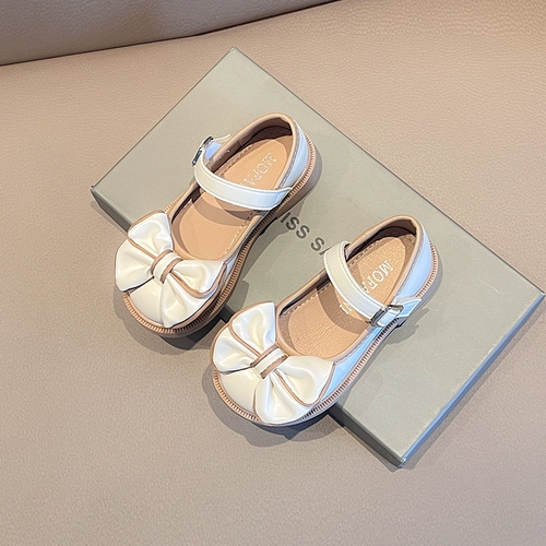 Девочки кожаные туфли 2024 весна и осень Новая черная Маризен Мягкое дно маленькие девочки принцесса jk одиночные туфли летняя женщина