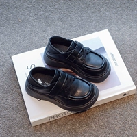 На липучке, черный