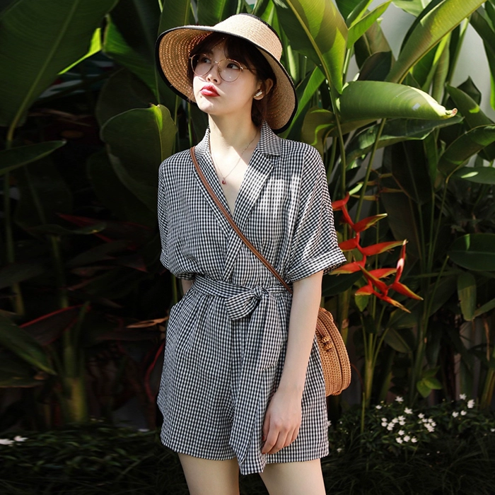 ins super fire retro jumpsuit nữ mùa hè Phiên bản Hàn Quốc eo thon phù hợp với cổ áo kẻ sọc jumpsuit rộng chân - Quần short