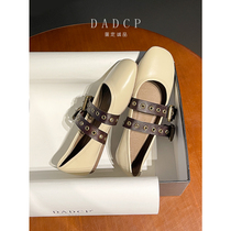 (Egg Dingcheng) ballet shoes leather shallow mouth new single shoes retro flat buckle square head womens shoes