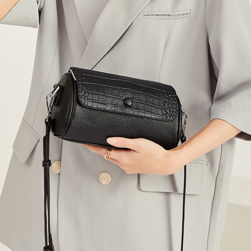 Miyin 2022 new fashion casual temperament crocodile pattern pillow bag niche design all-match one-shoulder Messenger bag female