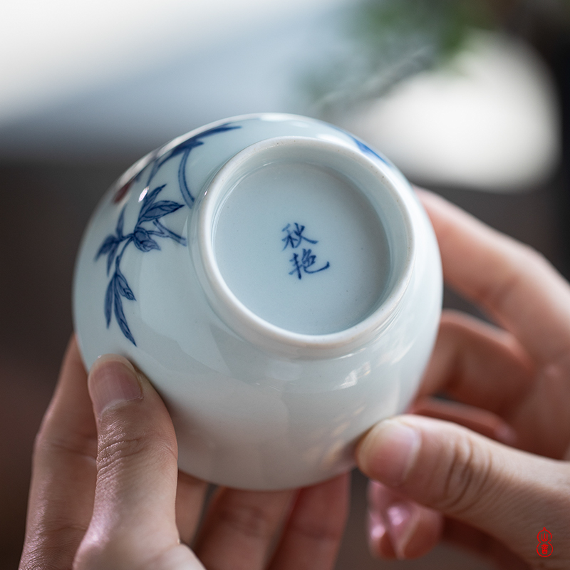 Qin Qiuyan jingdezhen blue and white youligong peony flower cup checking ceramic cups masters cup kung fu tea set