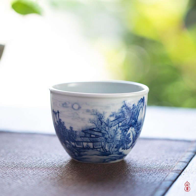 Castle peak day room the month "according to the atrium hand - made porcelain cups of jingdezhen ceramics sample tea cup high - end kung fu tea cup