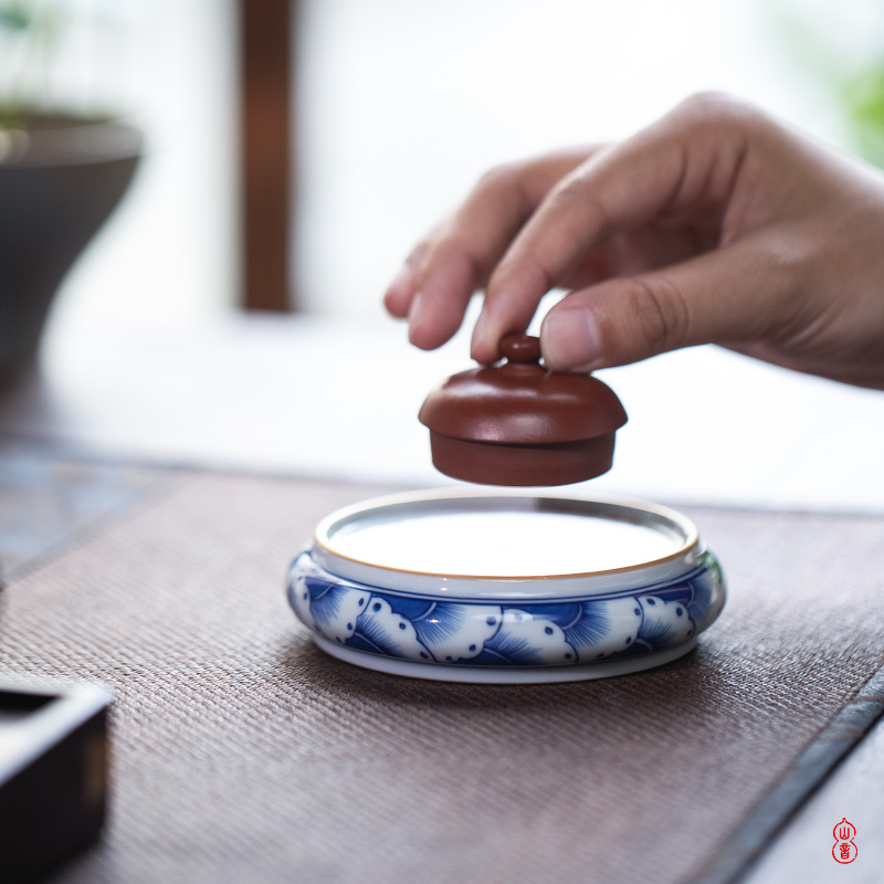 Royal blue and white edge alum in red maple hall hand - made landscape cover place jingdezhen cover the set value, the it tea cover cap