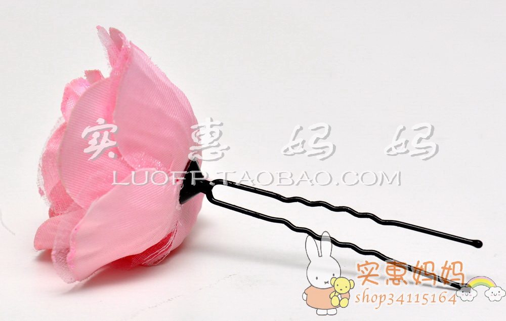 Shanghai Spot Japan Straight sent by hand to make rosehips pink small hairpin