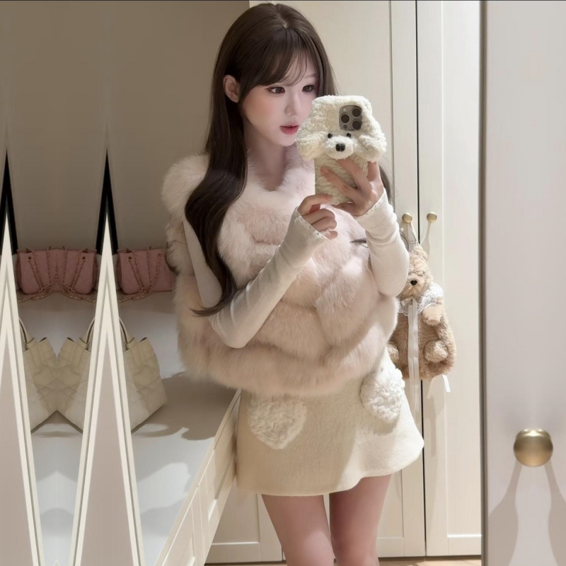 Sweet Princess Eco-Friendly Fur Vest for Women, Winter Short Fox Fur Coat, Slimming Fur Vest, Young Style Sweet Princess Eco-Friendly Fur Vest for Women, Winter Short Fox Fur Coat, Slimming Fur Vest, Young Style