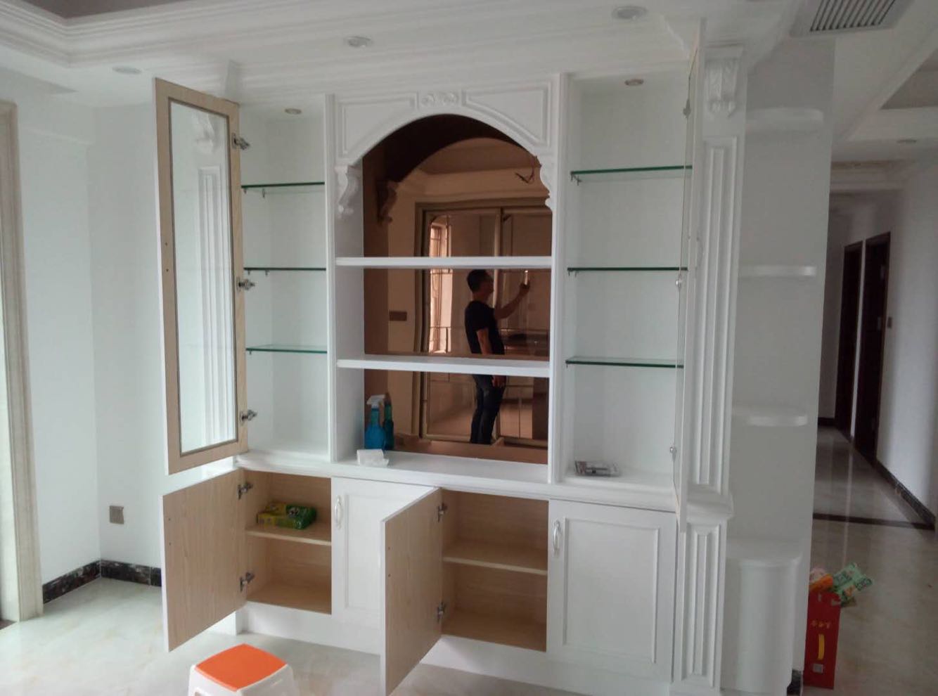 Guangzhou interior decoration all-inclusive old house renovation small and medium-sized offices office building studio design all-inclusive