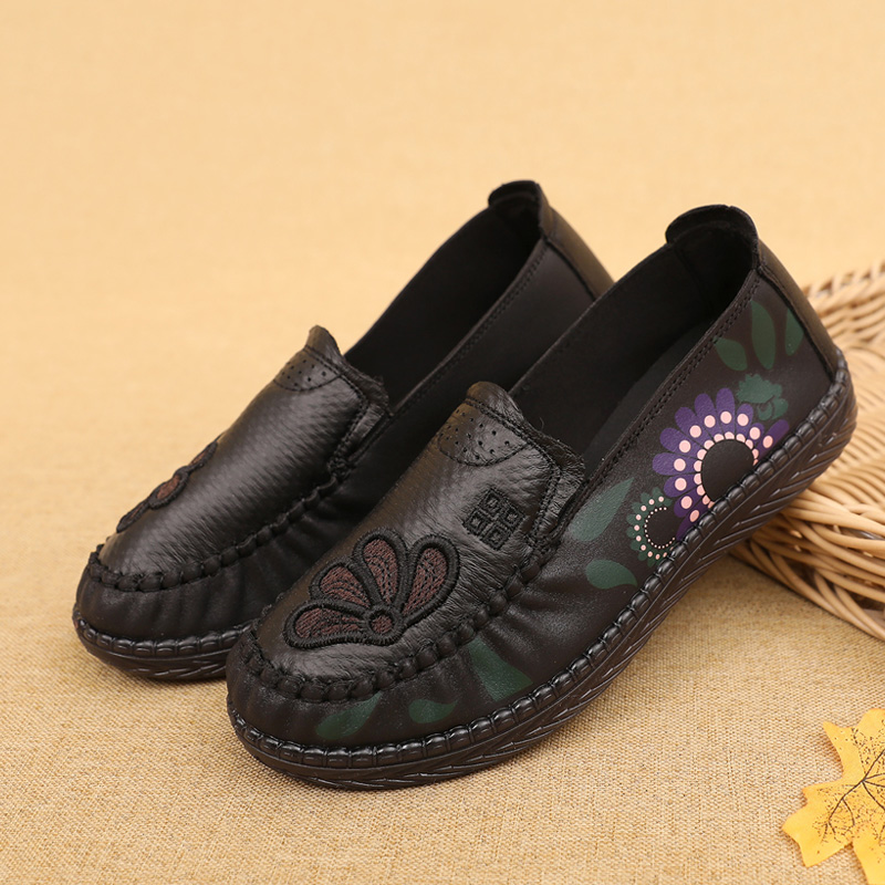 BlackThe old Beijing cloth shoes female Mom shoes non-slip soft sole Single shoes Middle aged and elderly leisure time Flat bottom granny ma'am Shoes for the elderly