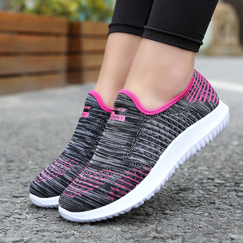 New old Beijing cloth shoes women's shoes breathable non-slip all-match middle-aged and elderly casual mother shoes soft bottom mesh sneakers