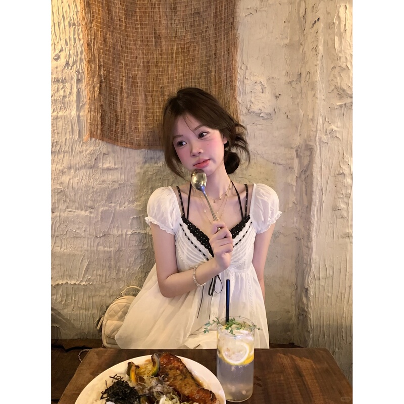 Femalepilot Atmospheric White V-Neck Lace Shirt for Women, Summer Age-Reducing Puff Sleeve Bow Top
