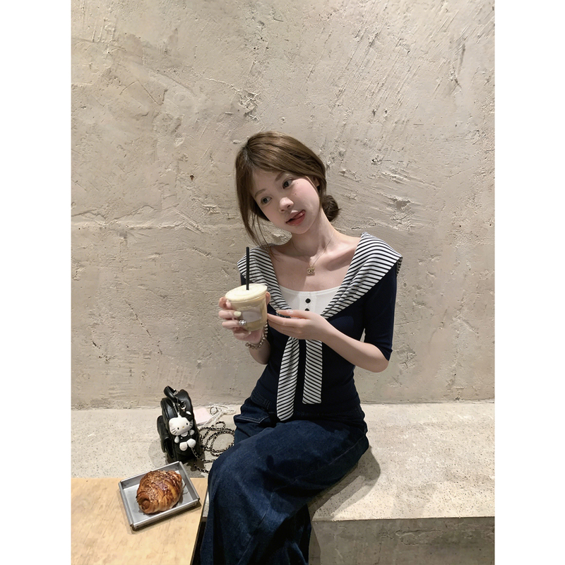 Femalepilot Nautica Style Striped Shawl Fake Two-Piece Five-Quarter Sleeve T-Shirt with a Stylish Slim Fit and Regular Shoulder Design Femalepilot Nautica Style Striped Shawl Fake Two-Piece Five-Quarter Sleeve T-Shirt with a Stylish Slim Fit and Regular Shoulder Design