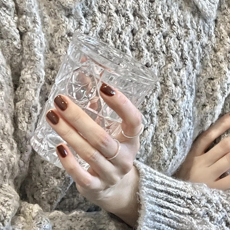 2026 New Xiaohongshu Handmade Wearable Nails Brown Nail Patches High-End Whitening Short Fake Nails Solid Color