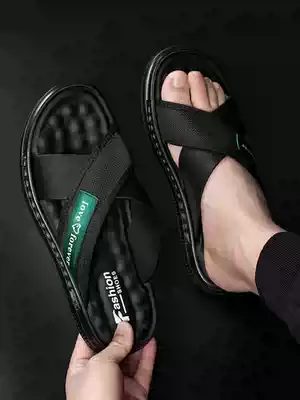 Slippers men's 2021 summer new trend outdoor wear non-slip beach sandals personality casual fashion men's sandals