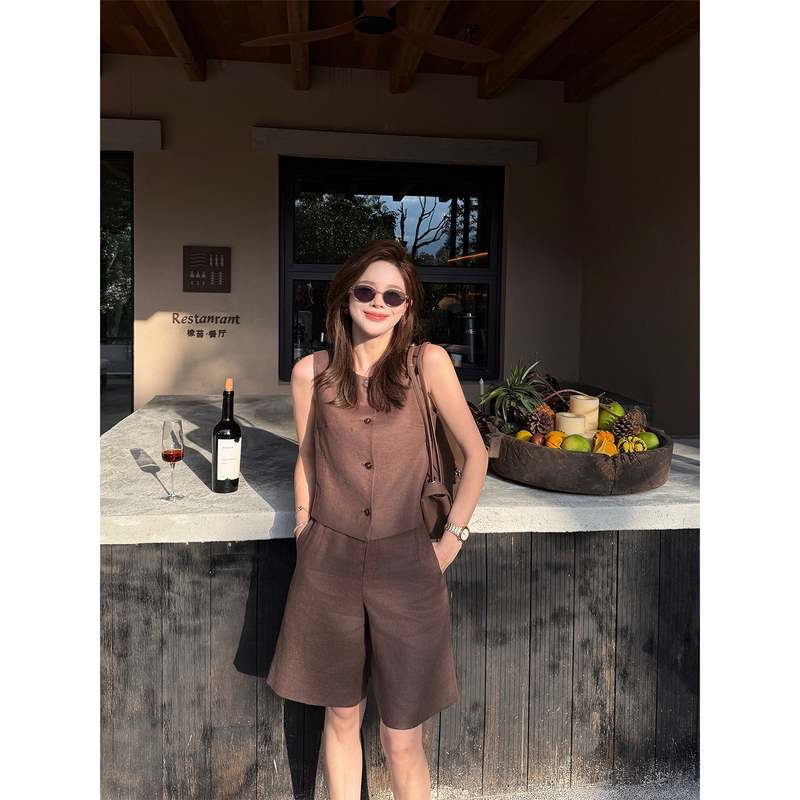 Junjun【High-Quality】High-End Matte Texture, Elegant and Slim-Fitting Casual Vest Set Junjun【High-Quality】High-End Matte Texture, Elegant and Slim-Fitting Casual Vest Set