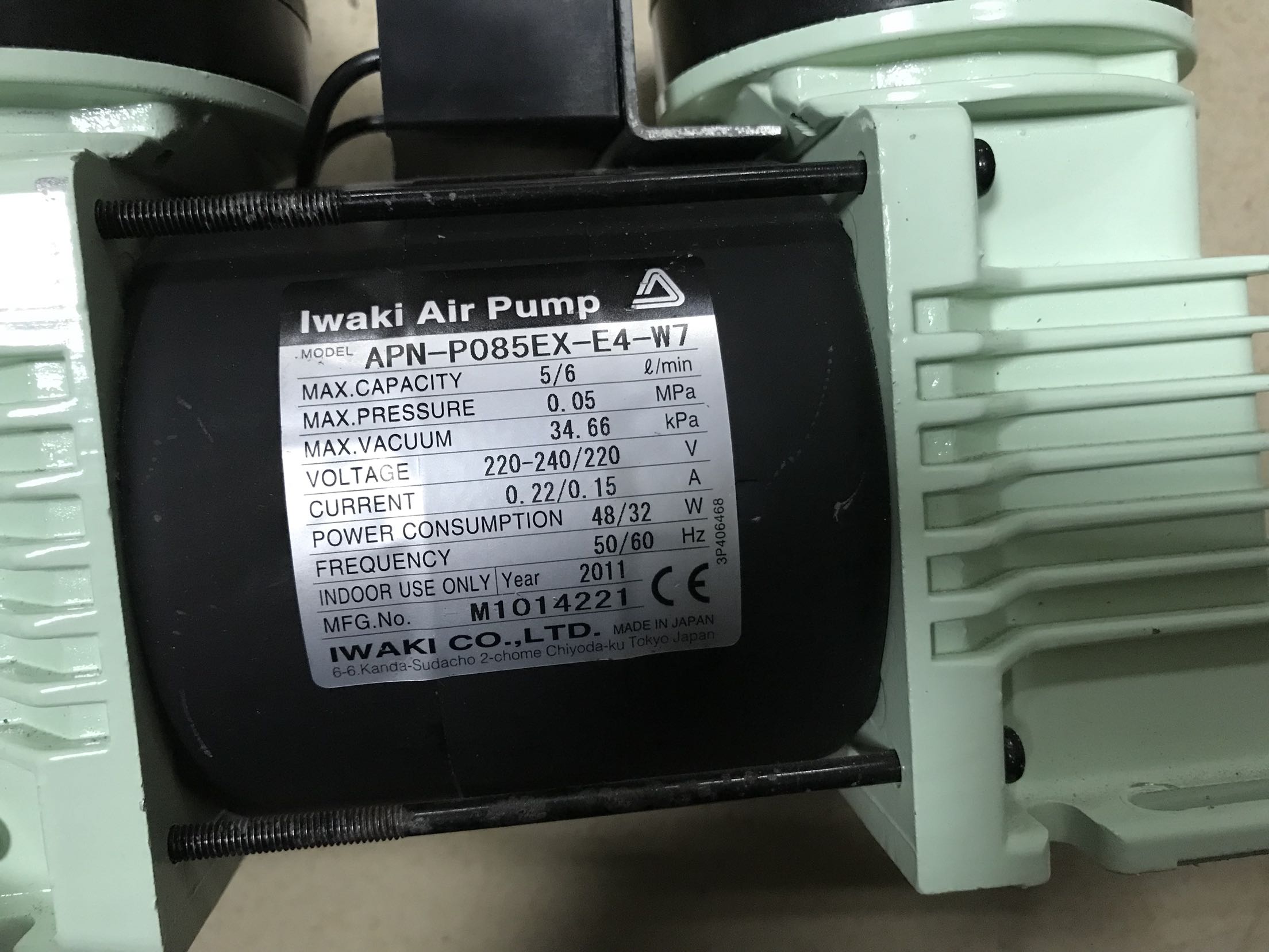Dismantle used Iwaki APN-P085EX-E4-W7 oil-free diaphragm pump vacuum pump inflatable pump 220v